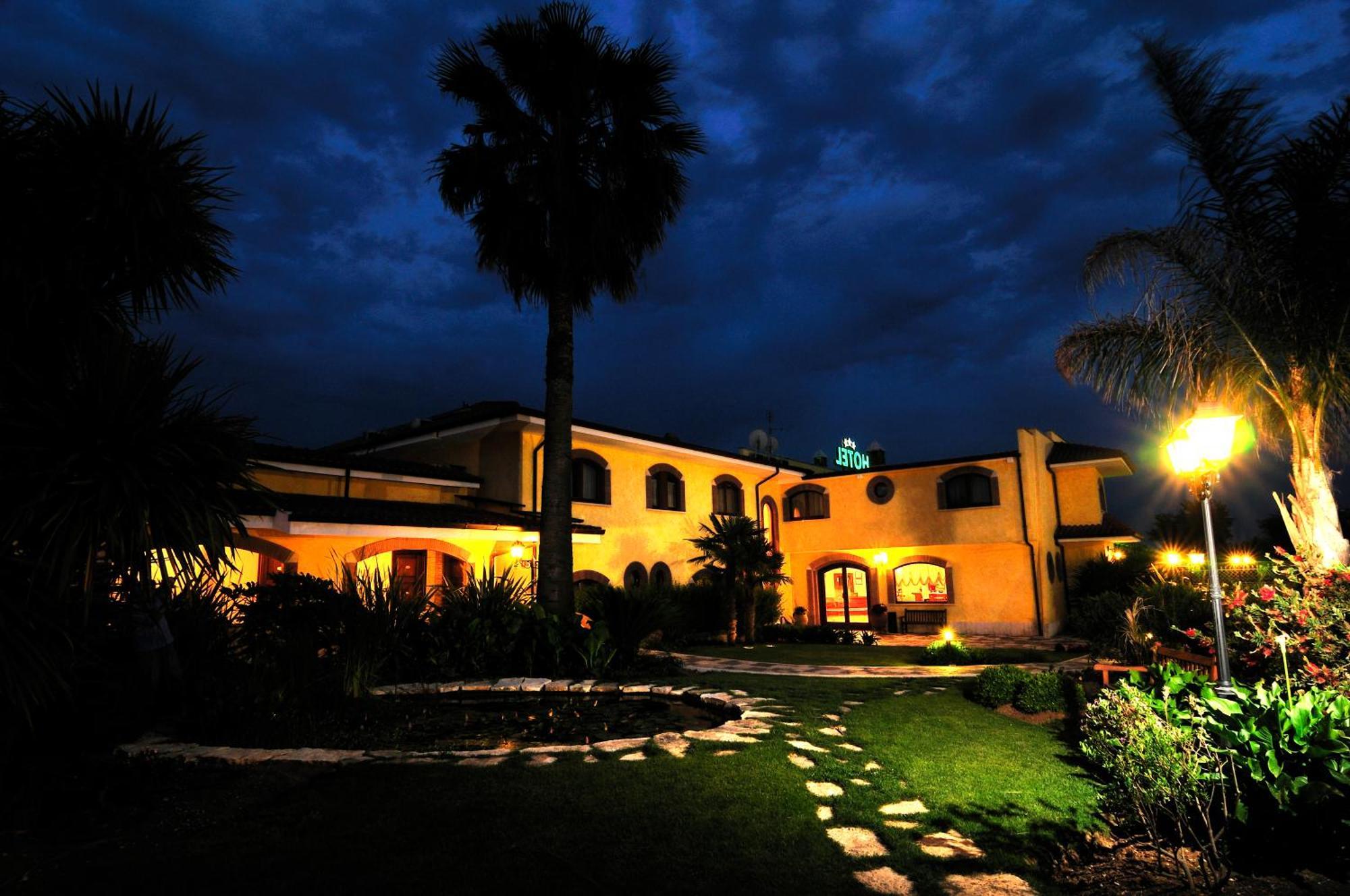 La Locanda Del Cavaliere Borgo Montello Exterior photo