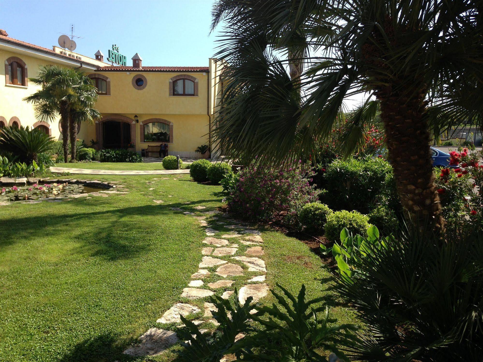 La Locanda Del Cavaliere Borgo Montello Exterior photo